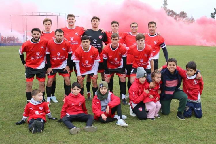El Progreso en semis: venció 2 a 0 a Independiente y se quedó con el clásico