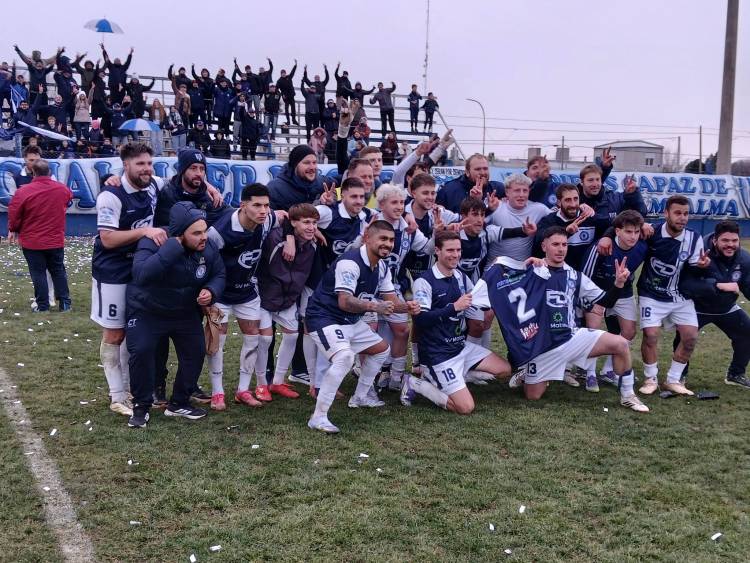 El Progreso en semis: venció 2 a 0 a Independiente y se quedó con el clásico