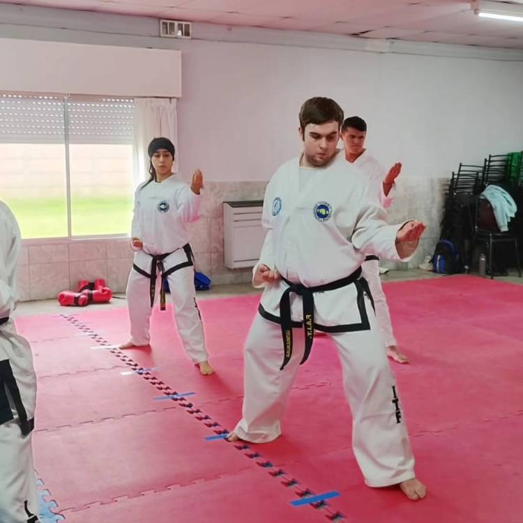 Escuela de Taekwon-do "cinturon blanco"