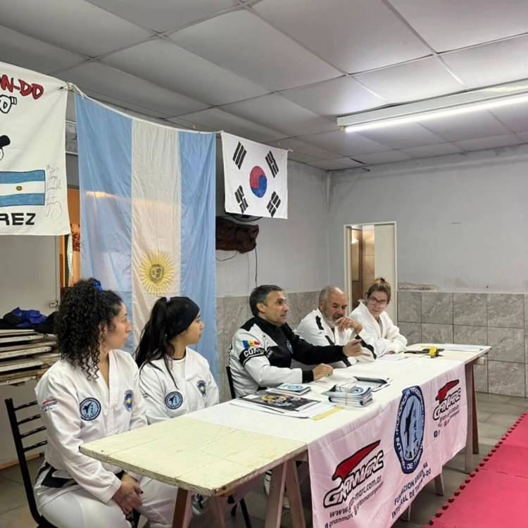 Escuela de Taekwon-do "cinturon blanco"