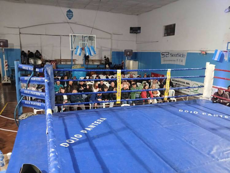 Gran Festival boxistico organizado por BUNDINI BOXING en el Club Alem de Coronel Pringles