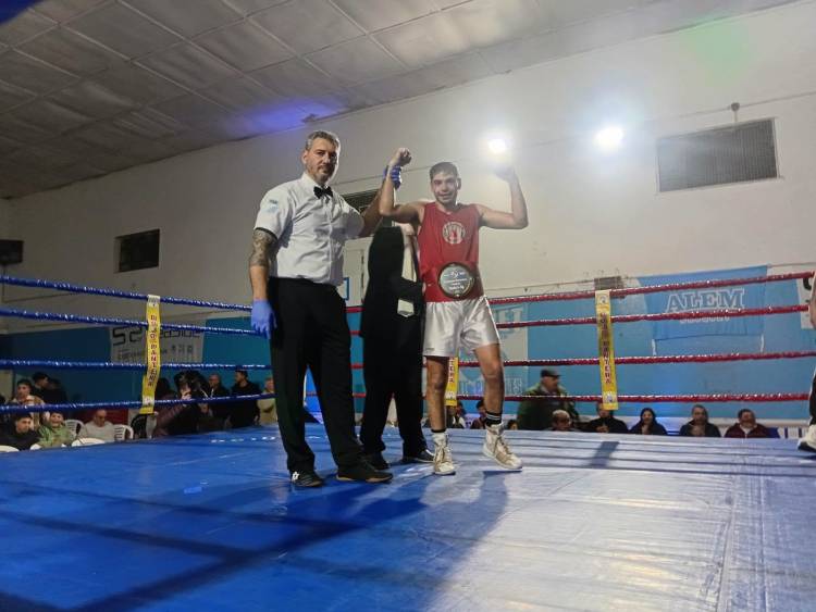 Gran Festival boxistico organizado por BUNDINI BOXING en el Club Alem de Coronel Pringles