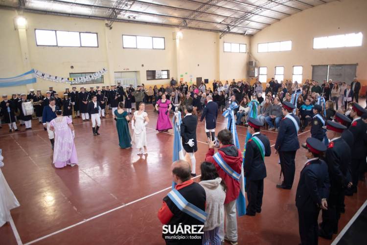 Huanguelén celebró el Día de la Independencia reafirmando los valores de libertad y unidad
