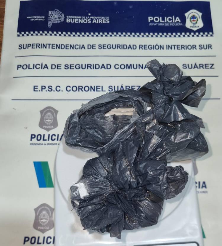 Aprehenden a 2 personas y secuestran mas de 320gr de cocaina en pueblo Santa Trinidad