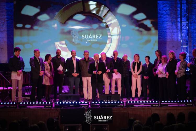CORONEL SUÁREZ RECONOCIÓ A VECINOS E INSTITUCIONES