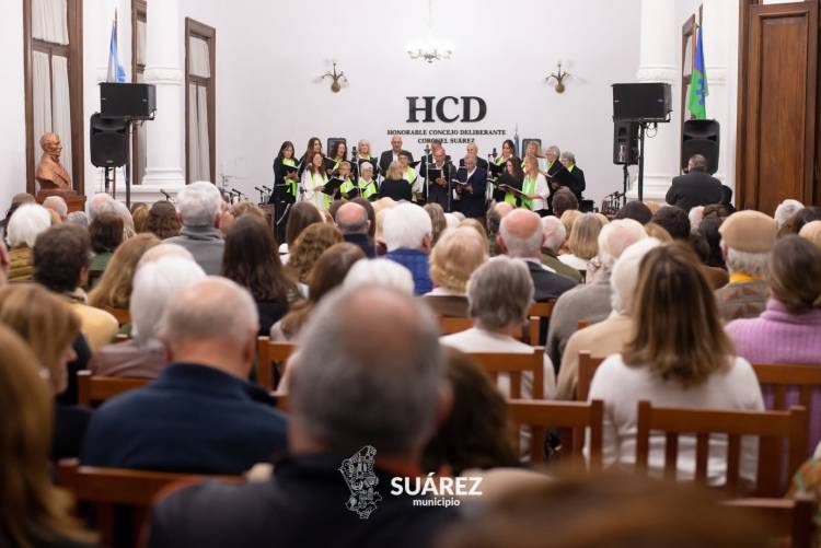 EL CORO MUNICIPAL BRILLÓ ANTE UNA SALA COLMADA