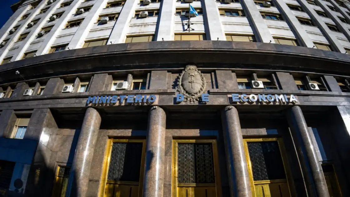 El gasto primario provincial subió un 8,9 real y volvió al déficit fiscal