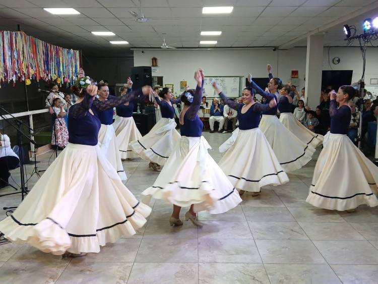 El festival folclórico del Hogar de Ancianos Domingo Goñi fue un éxito