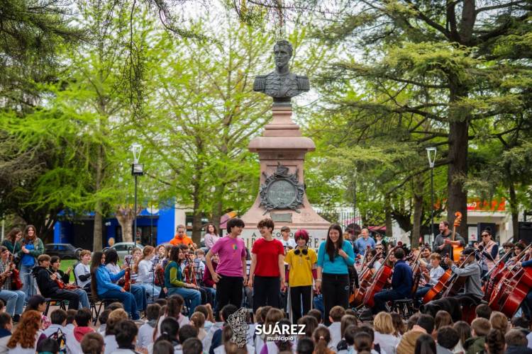 Estudiarte 2026: el arte y el talento joven coparon la plaza San Martín