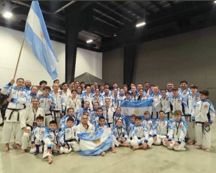 Nueve medallas para Coronel Suárez en la 5ª Copa Mundial de la Federación Internacional de Karate 